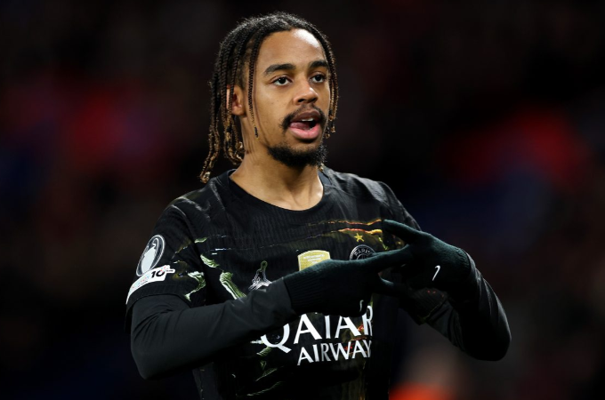 Bradley Barcola finalized a deal to join Liverpool from PSG.