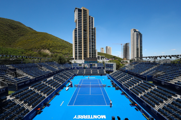 Club Sonoma court setup in Monterrey.