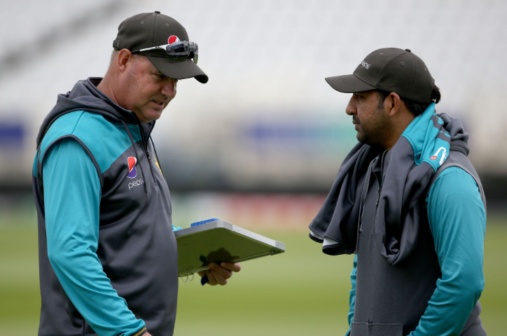 Mike Hesson takes over Pakistan Test squad coaching duties