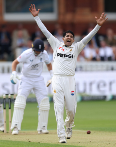Mohammad Abbas led Pakistan's fightback with a brilliant triple strike at Lord's.