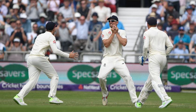 Pakistan slip cordon adjusts after a missed chance.