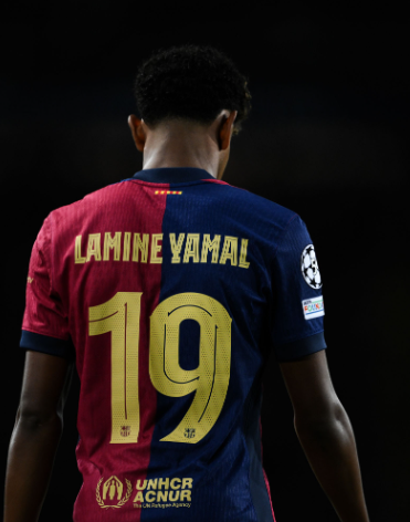 Lamine Yamal in action for FC Barcelona.
